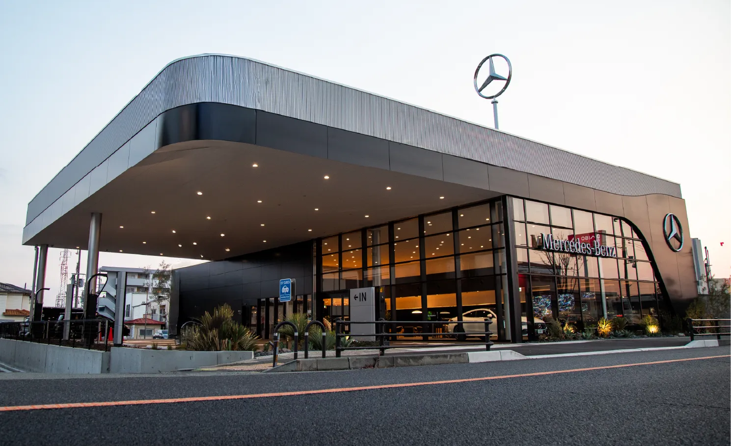 メルセデス・ベンツ神戸西 ショールーム外観