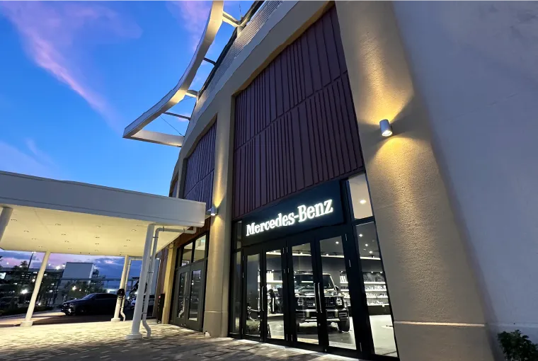 メルセデス・ベンツ三井アウトレットパーク マリンピア神戸の外観